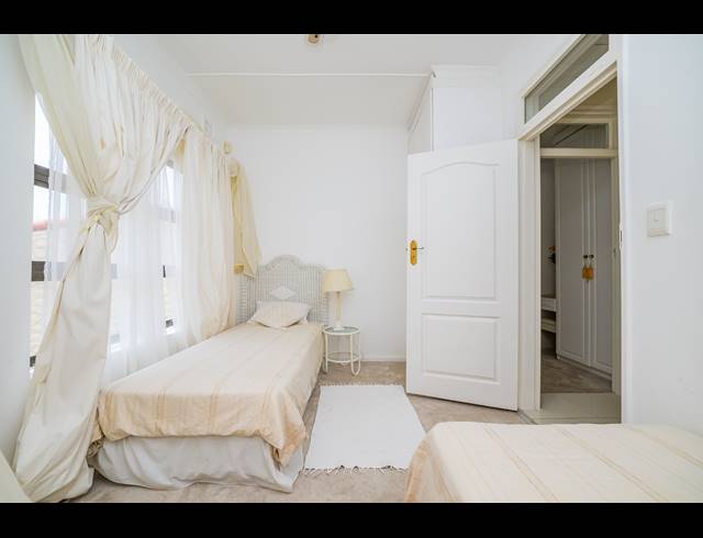 3 BEDROOM APARTMENT FOR SALE IN UMHLANGA CENTRAL